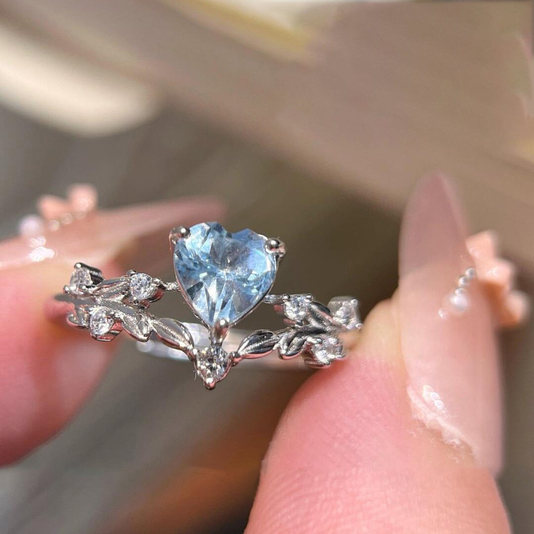 2c743e77-2837-4ce1-b101-a30d98f2c2c2.jpg Silver Heart Zircon Open Ring, Niche Design Fashion Light Luxury Elegant High-end Hand Jewelry For Women - Image 1