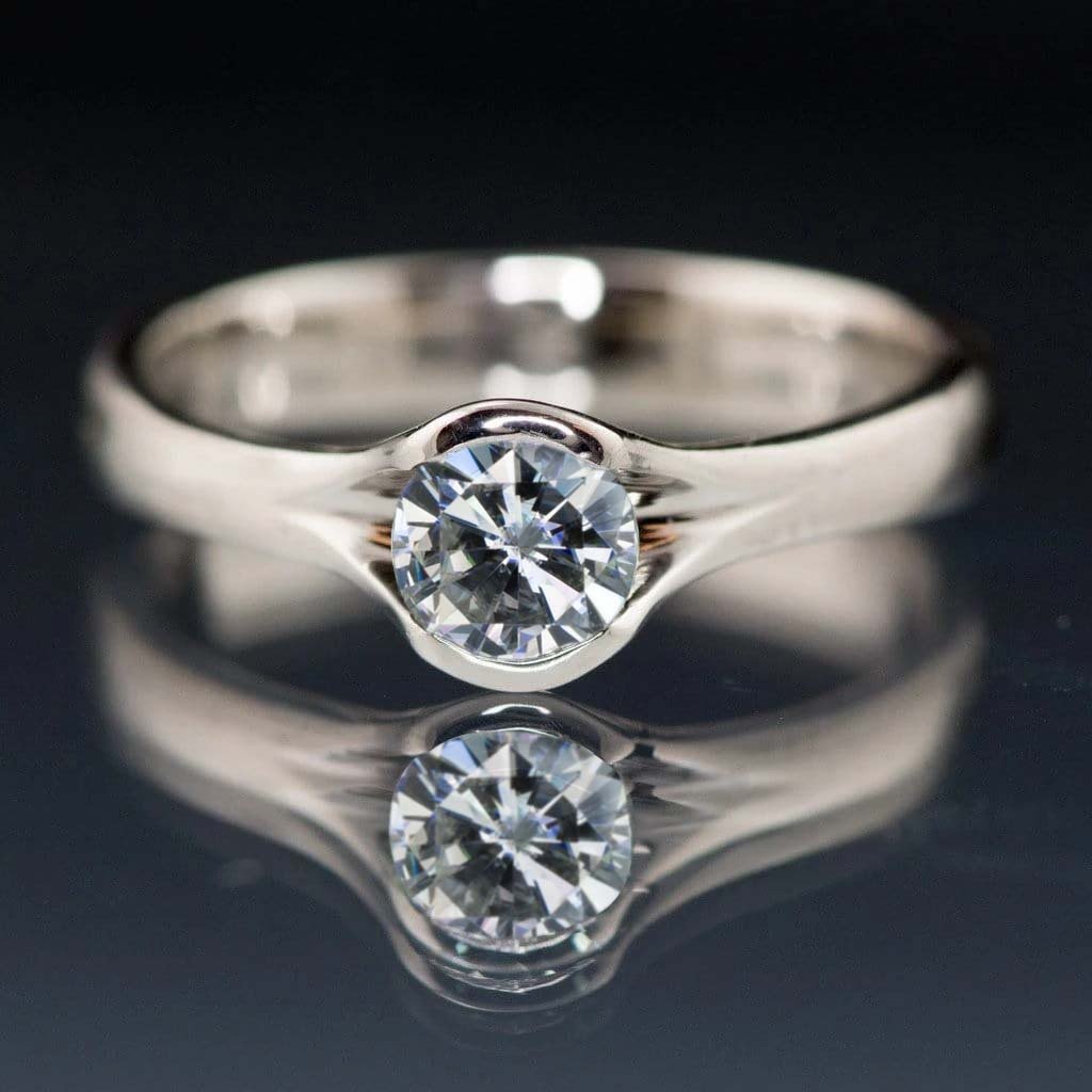 8428f1af-52fa-4ef7-9480-33c6ddeee830.jpg Fashionable Zircon Womens Ring With Diamonds - Image 1