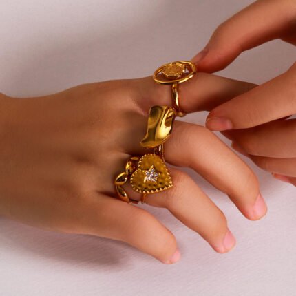 Overseas Luxury -End Heart-Shaped Ring